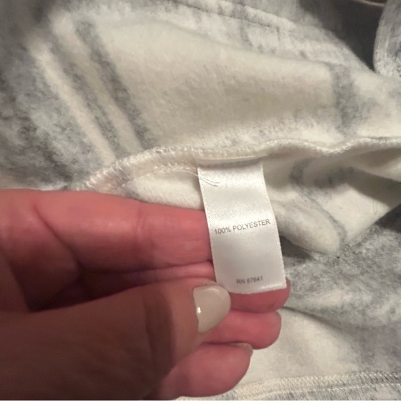 J. Jill Gray and White Plaid Shirt Jacket - Picture 6 of 6